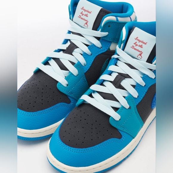 Nike Air Jordan 1 Mid Sneaker School In "Glacier Blue" Colourway 5Y - Picture 7 of 16